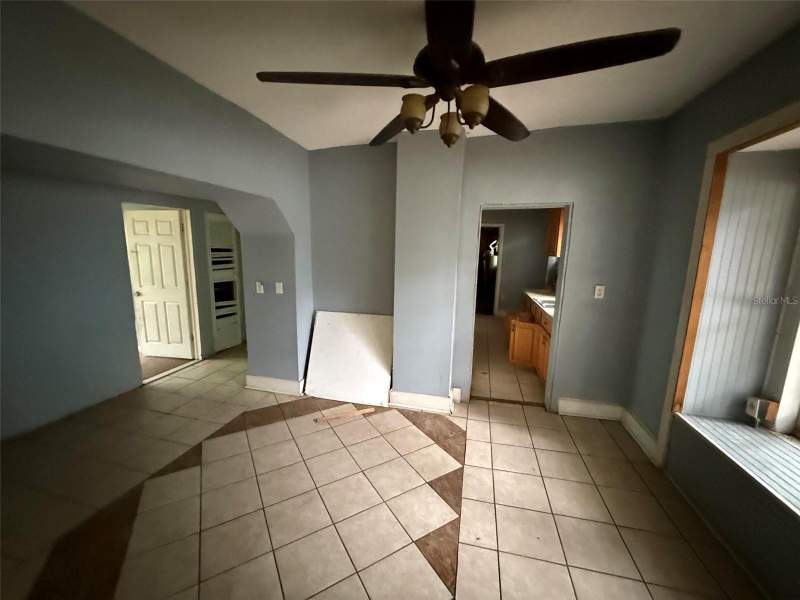 4 bedroom Single Family Residence at 335 W Wisconsin Avenue, Richs Add Deland, Deland — photo 4