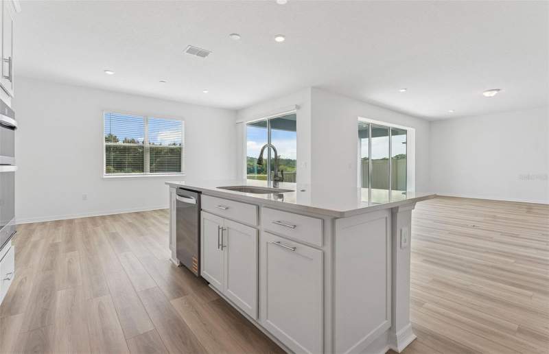 5 bedroom Single Family Residence at 1762 Ruby Lane, Silverlake Phase 2, Lake Alfred — photo 4
