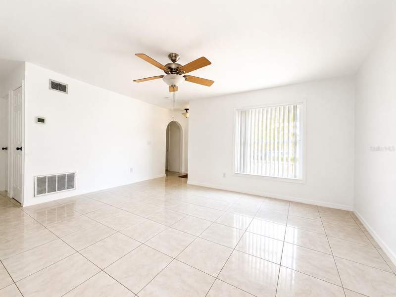 4 bedroom Single Family Residence at 714 West Court, Longwood North, Longwood — photo 3