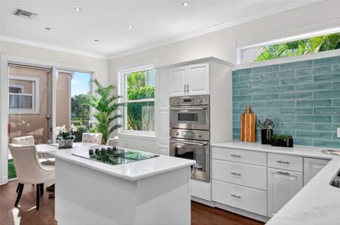 3488 Mistletoe Lane, Longboat Key FL - photo 16 of 81