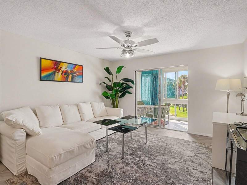 2 bedroom Condominium at 3108 Lake Bayshore Drive #211, Bayshore On The Lake Apts III Sec1, Bradenton — photo 4