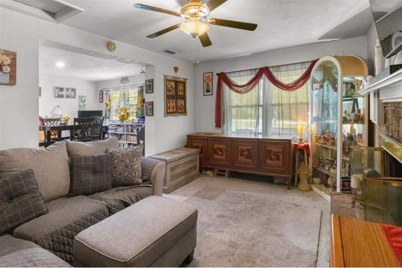 3 bedroom Single Family Residence at 1529 NW 143rd Street, Gainesville, Gainesville — photo 2