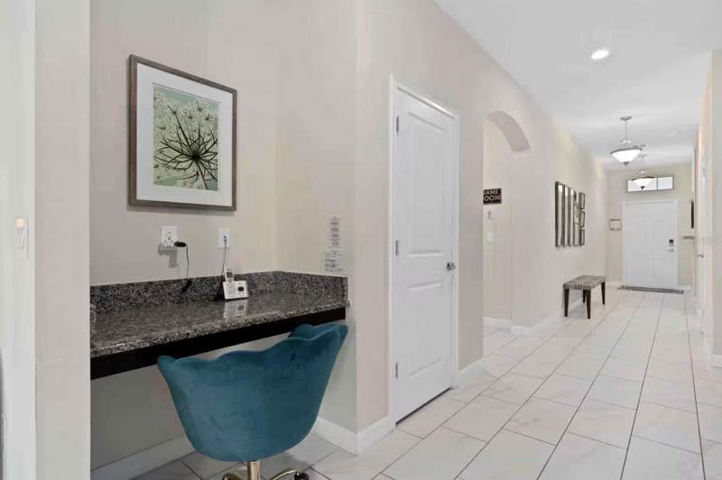 6 bedroom Single Family Residence at 4700 Sleepy Hollow Drive, Storey Lake, Kissimmee — photo 4