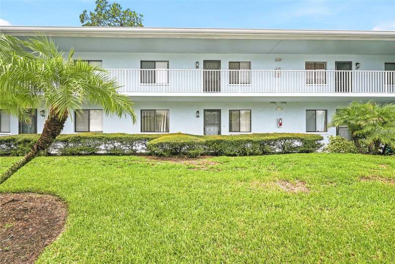 2 bedroom Condominium at 205 Martha Lane #205, East Lake Woodlands Condo, Oldsmar — photo 2