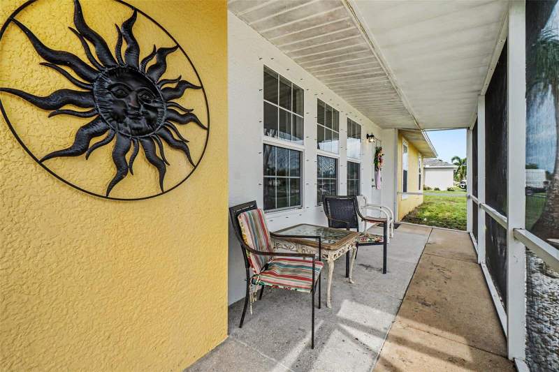 3 bedroom Single Family Residence at 316 SW 19th Terrace, Cape Coral, Cape Coral — photo 2
