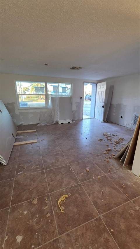 4020 Headsail Drive, New Port Richey FL - photo 13 of 33