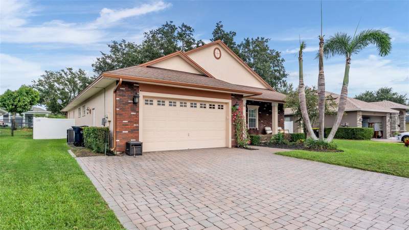 4 bedroom Single Family Residence at 116 Bentley Oaks Boulevard, Bentley Oaks, Auburndale — photo 2