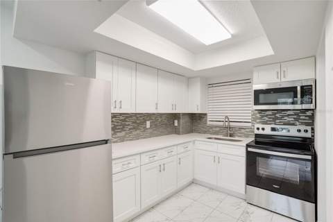 4013 Lake Bayshore Dr #107, Bradenton FL - photo 11 of 32