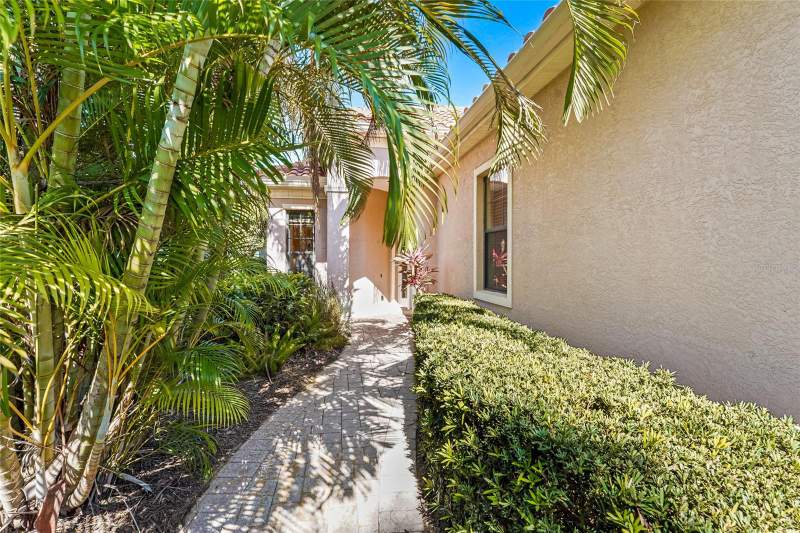 2 bedroom Single Family Residence at 7216 Presidio Glen, Lakewood Ranch Ccv Sp Aa, U1&U2, Lakewood Ranch — photo 4