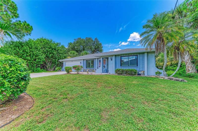 2 bedroom Single Family Residence at 18565 Edgewater Drive, Port Charlotte Sec 037, Port Charlotte — photo 2
