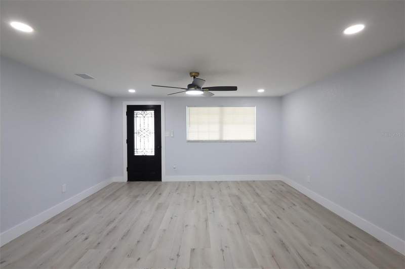 4 bedroom Single Family Residence at 505 Clearfield Road, Brandon Terrace Park Unit 1, Brandon — photo 3