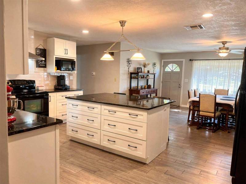 3 bedroom Single Family Residence at 2009 NE 51st Place, Fore Acres First Add, Ocala — photo 3