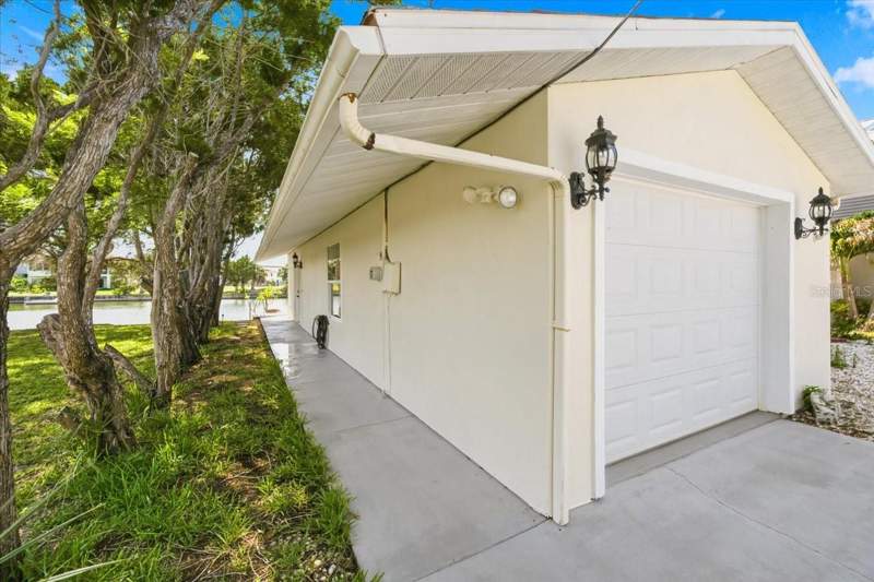 3 bedroom Single Family Residence at 3385 Holly Springs Drive, Hernando Beach, Hernando Beach — photo 5