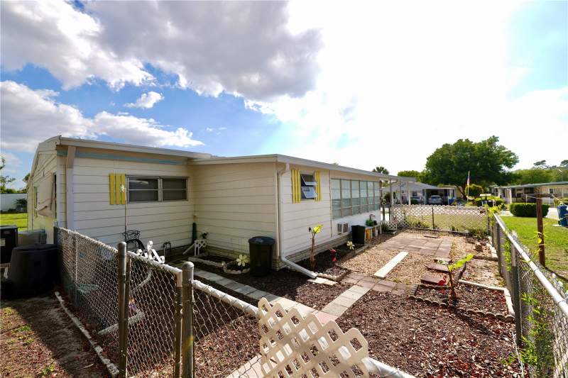 2 bedroom Mobile Home at 7338 Thorpp Avenue, Brookridge Comm, Brooksville — photo 3