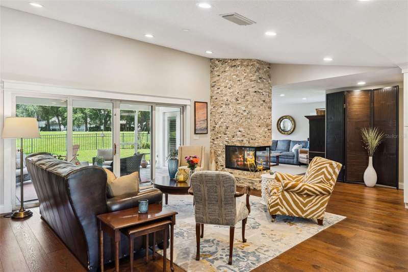 4 bedroom Single Family Residence at 1609 MAJESTIC OAK DRIVE, SWEETWATER COUNTRY CLUB SEC D, APOPKA — photo 3