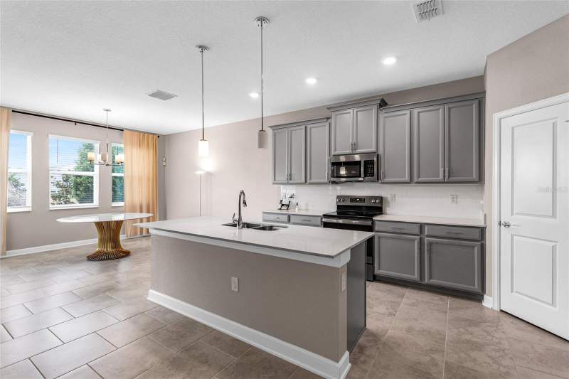 4 bedroom Single Family Residence at 8833 Beth Page Ln, Stoneybrook South North Prcl Ph 1, Davenport — photo 3