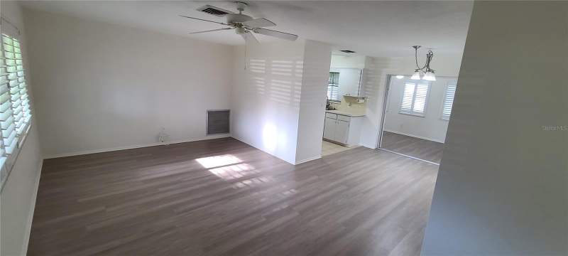 2 bedroom Single Family Residence at 9901 111th Lane, Hallmark Village, Seminole — photo 2