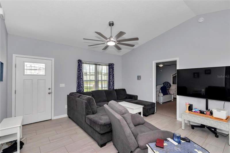 3 bedroom Single Family Residence at 1 Laurel Pass Lane, Silver Springs Shores Unit 24, Ocala — photo 5