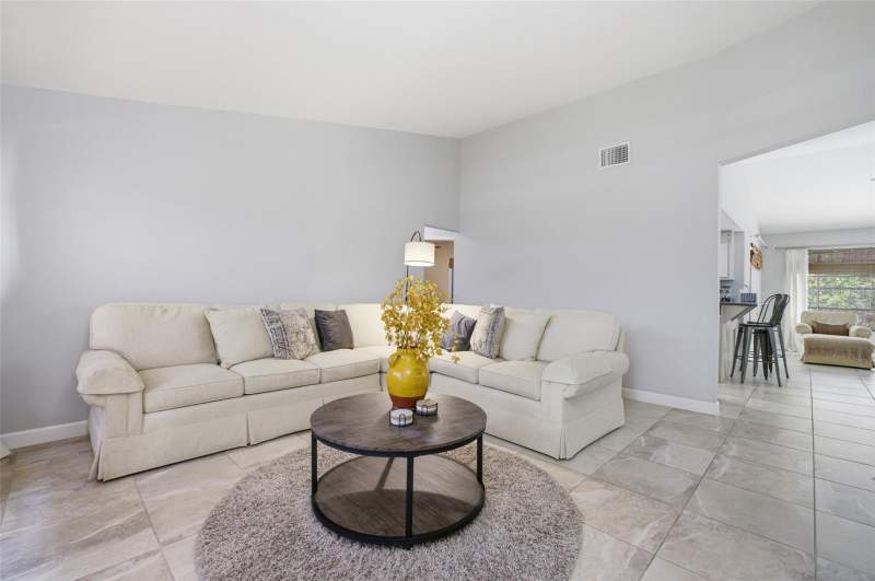 3 bedroom Single Family Residence at 6856 Fairview Street, Florimond Manor, Fort Myers — photo 3