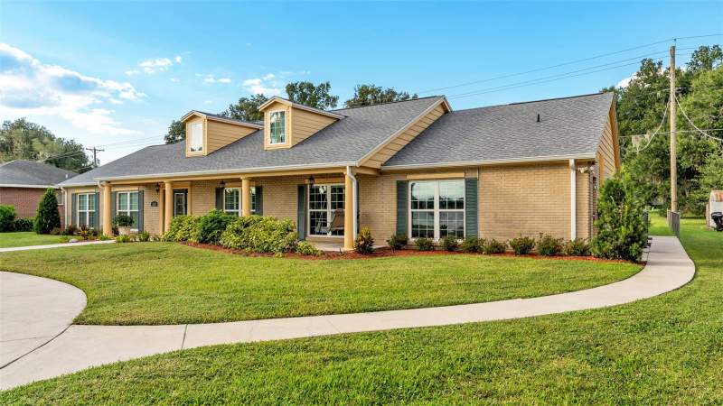 4 bedroom Single Family Residence at 2050 Lake Ariana Boulevard, Triple Lake Sub, Auburndale — photo 2