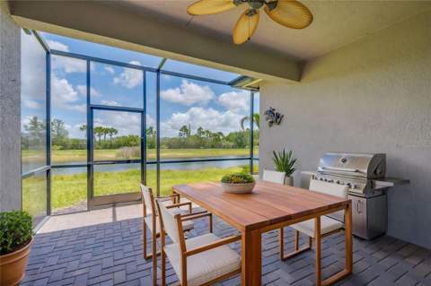 15433 Santa Pola Drive, Wimauma FL - photo 20 of 42