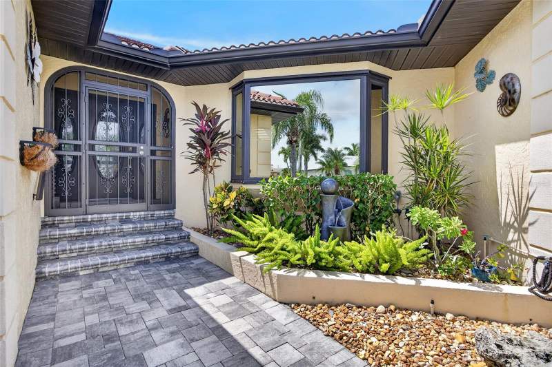 4 bedroom Single Family Residence at 3323 Dominica Court, Punta Gorda Isles Sec 12, Punta Gorda — photo 4