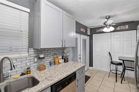 6424 Rockpointe Drive, Tampa FL - photo 9 of 34