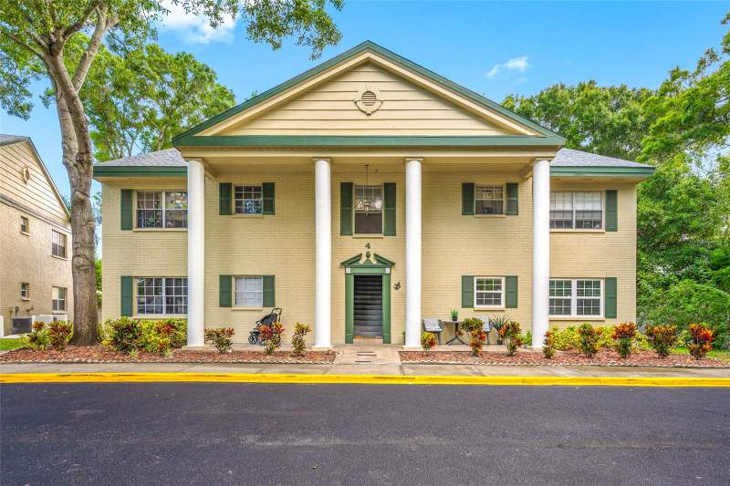Oak LakeCondos for Sale in Clearwater, FL