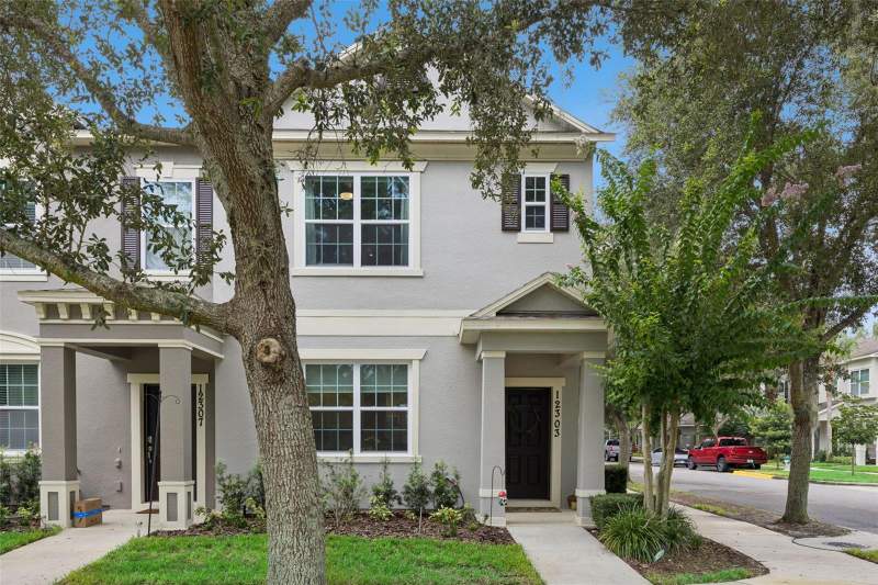 3 bedroom Townhouse at 12303 Langstaff Drive, Lakes/Windermere Lake Reams Twnh, Windermere — photo 2