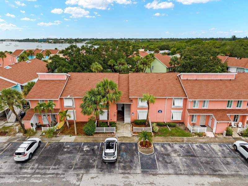2 bedroom Condominium at 3675 41st Way #I, Bermuda Bay Beach Condo, St Petersburg — photo 2