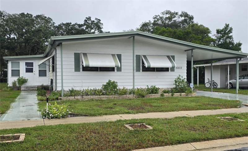 2 bedroom Manufactured Home at 16802 Harley Street, Lake Marinette Mhp, Hudson — photo 3