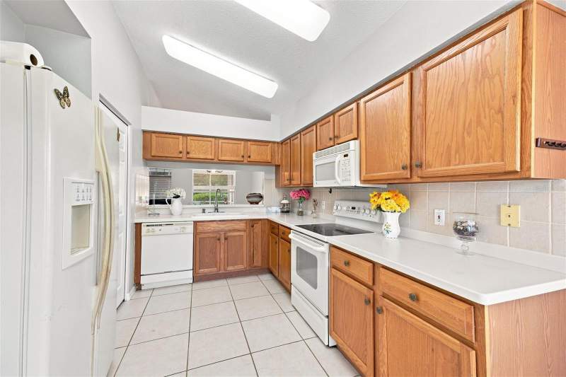 3 bedroom Single Family Residence at 18420 Fairway Green Drive, Heritage Pines Village 13, Hudson — photo 3