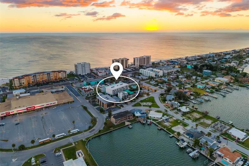 3 bedroom Condominium at 15305 1st Street #201, Madeira Del Mar Condo, Madeira Beach — photo 3