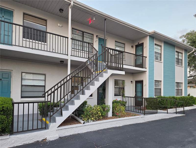 2 bedroom Condominium at 5925 Terrace Park Drive #111, Terrace Park Of Five Towns, St Petersburg — photo 2