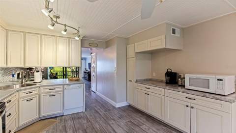 4910 Bay Street #310, St Petersburg FL - photo 13 of 30