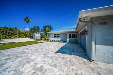 1620 Sea Breeze Drive, Tarpon Springs FL - photo 12 of 99