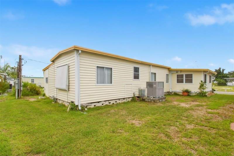 2 bedroom Mobile Home at 65 Schooner Drive #65, Palm Harbor, Palm Harbor — photo 5