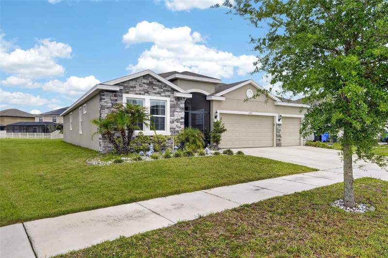4 bedroom Single Family Residence at 5030 Jagged Cloud Drive, Dg Farms Ph 1B, Wimauma — photo 3