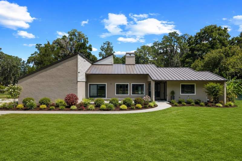 5 bedroom Single Family Residence at 3261 SE 41st Place, Florida Orange Grove Corp, Ocala — photo 2
