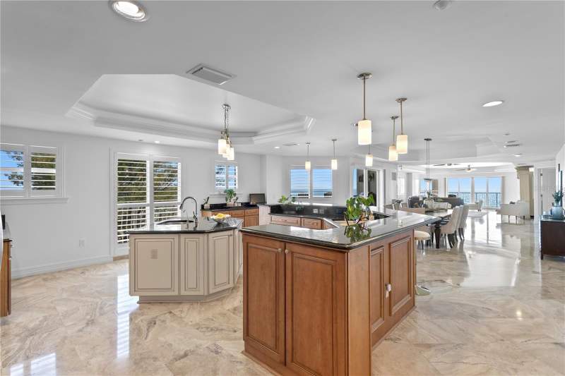 5 bedroom Condominium at 19730 Gulf Boulevard #400, Sunburst Cove Condo, Indian Rocks Beach — photo 3