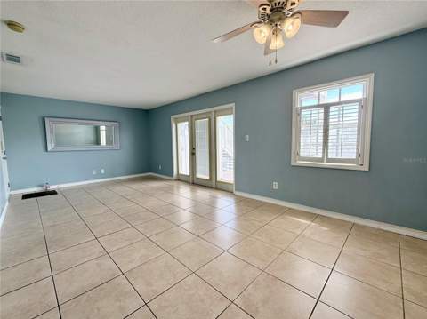 4784 Beach Drive #B, St Petersburg FL - photo 7 of 40
