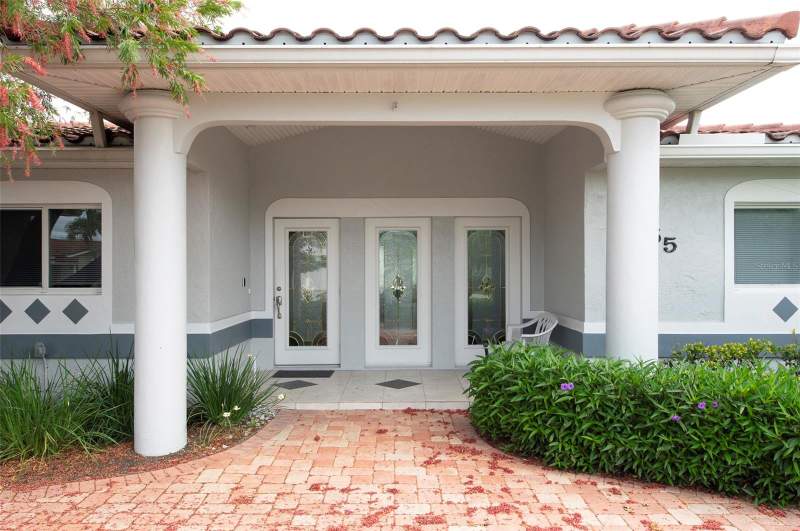 3 bedroom Single Family Residence at 11855 4th Street, Capri Isle Sub, Treasure Island — photo 3