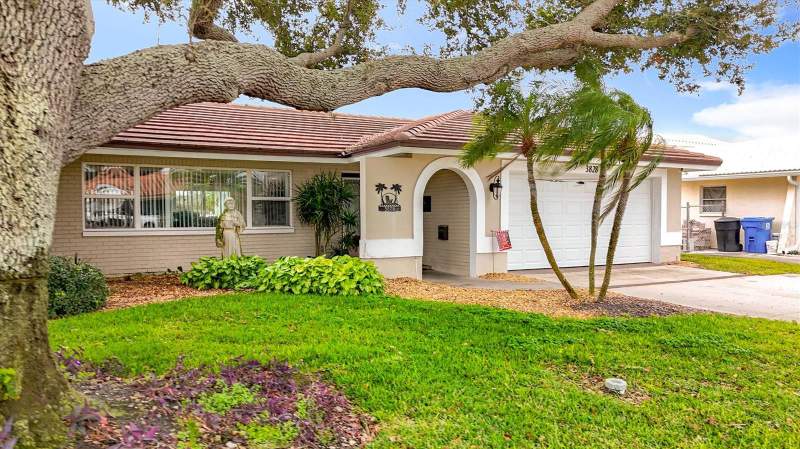 3828 48TH AVENUE home for sale in Maximo Moorings