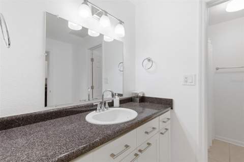 5005 Coquina Key Drive #E, St Petersburg FL - photo 9 of 50