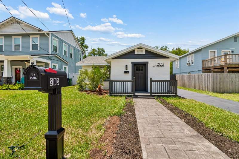 1 bedroom Single Family Residence at 203 E Emma Street, Spencers John H Resub, Tampa — photo 4