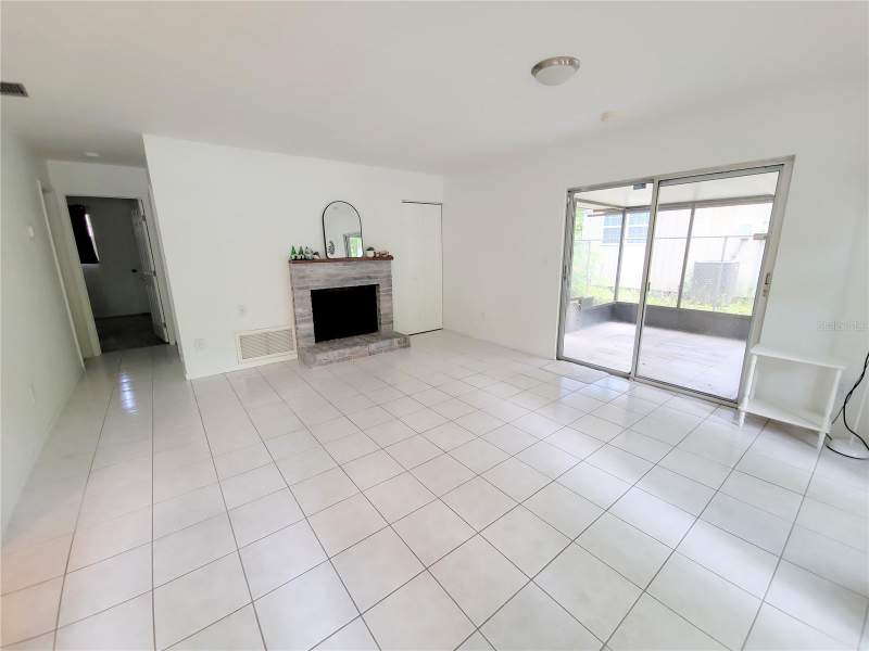3 bedroom Single Family Residence at 3301 NW 19th Street, Pine Meadows, Gainesville — photo 3