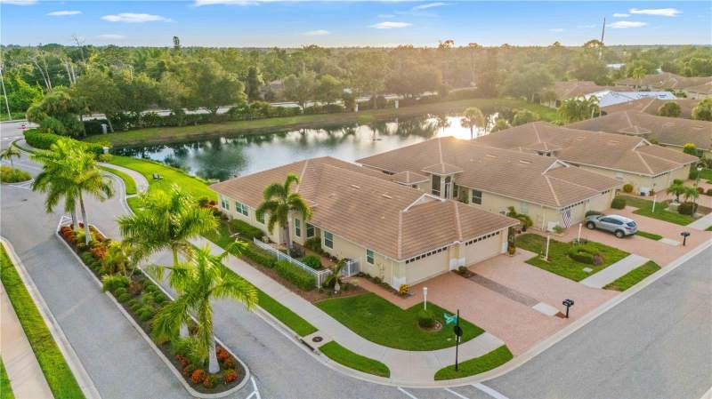 2 bedroom Villa at 1001 Topelis Drive, Oak Forest Phase 1, Englewood — photo 5
