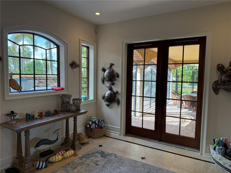 5 bedroom Single Family Residence at 829 Bruce Avenue, Mandalay Sub, Clearwater Beach — photo 3