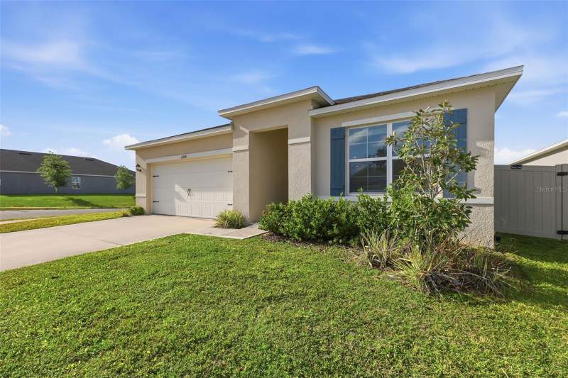 3 bedroom Single Family Residence at 11308 Amber Ridge Drive, Westridge Pk, Zellwood — photo 2