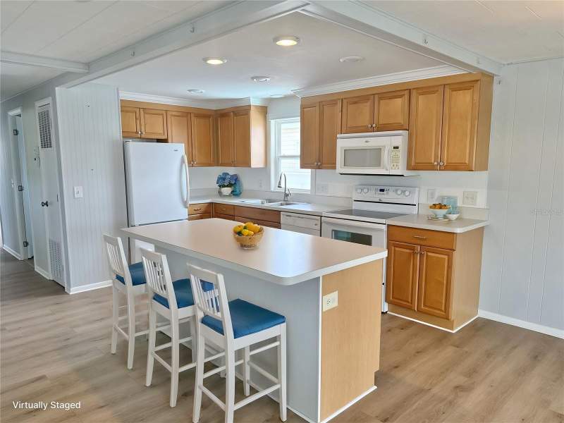 3 bedroom Mobile Home at 6806 Mount Quincy Drive #361, Mobel Americana Mobile Home Park Unrec, St Petersburg — photo 4